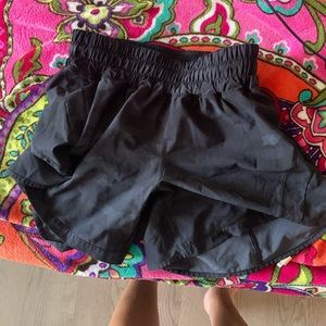 Lululemon Track That Short Mid Rise Camo Size 4